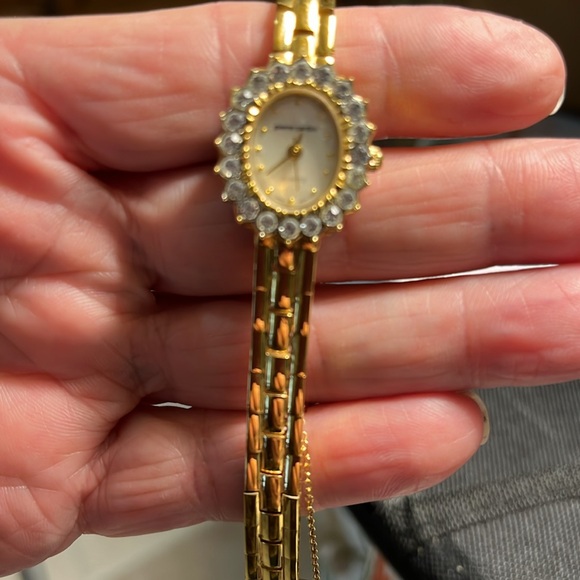 Vintage gold plated Pierre Cardin ladies watch with clear crystals around face - Picture 3 of 6